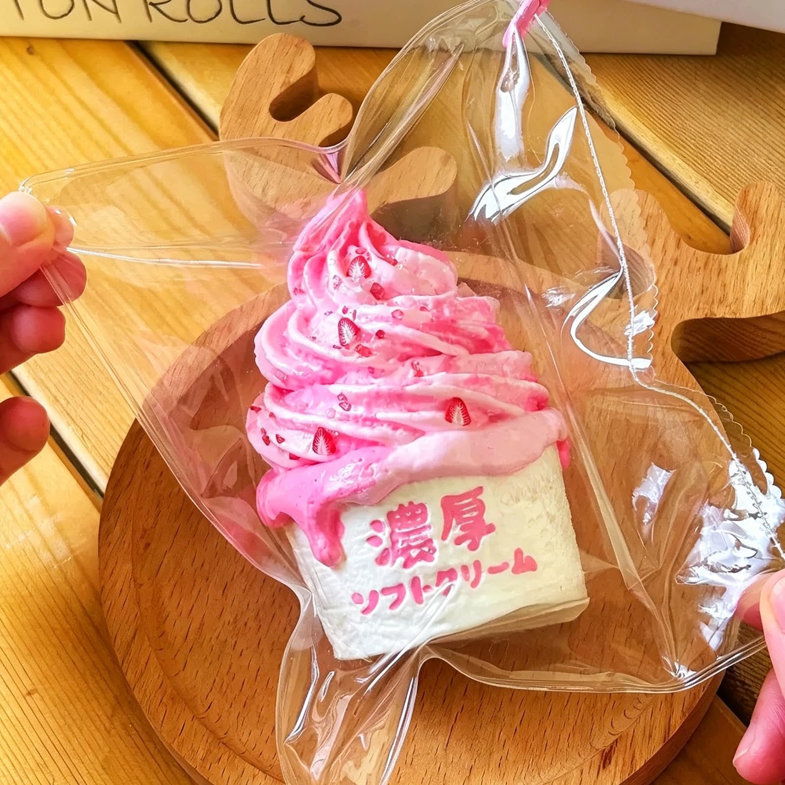 Amazon | スクイーズケーキおもちゃ 食べ物シリーズ – ケーキ・パン